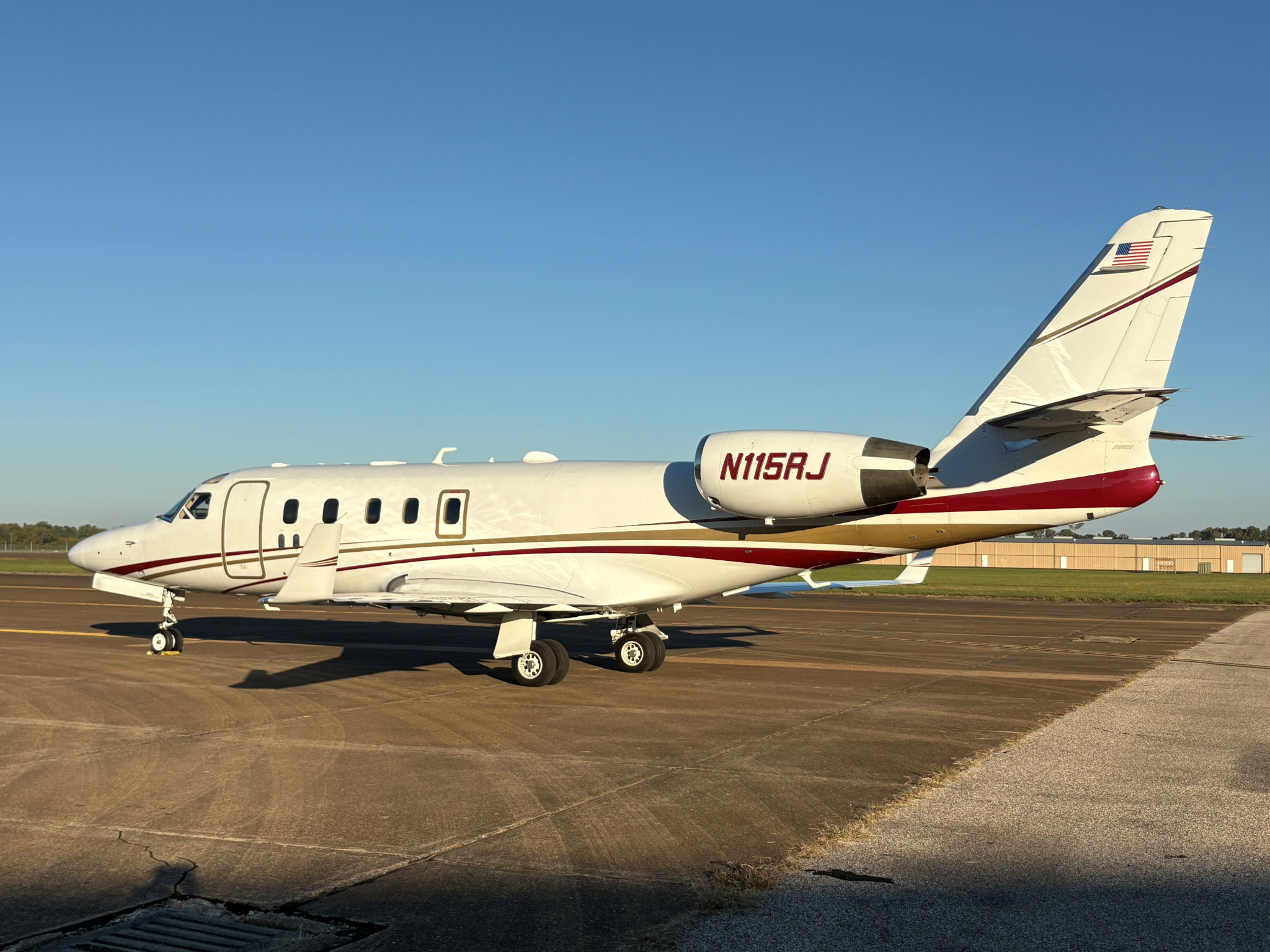 GULFSTREAM G100 photo 2