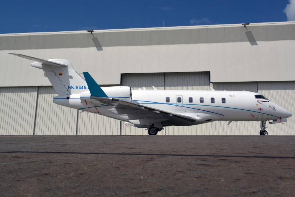 BOMBARDIER CHALLENGER 300