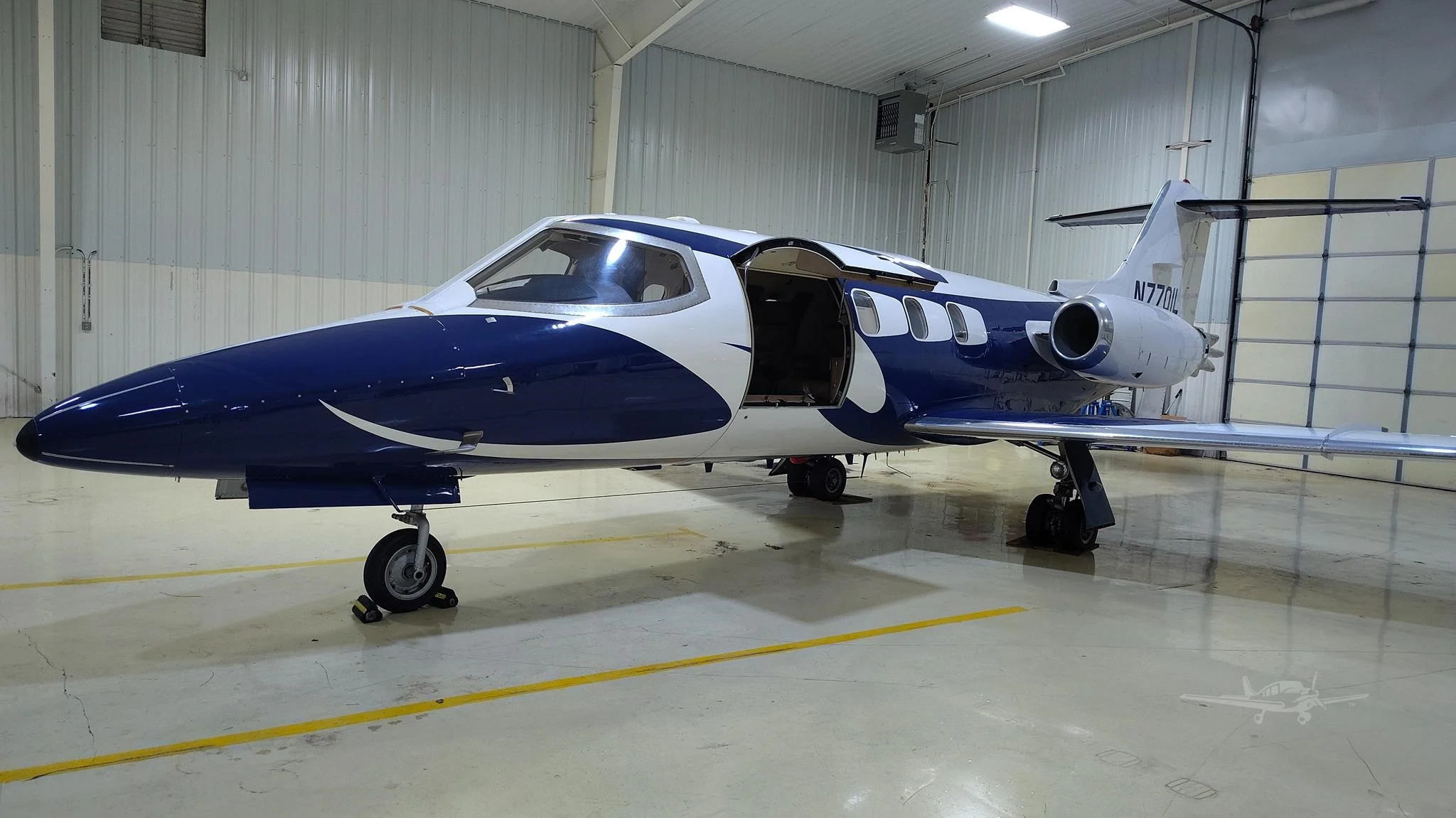 BOMBARDIER LEARJET 24D photo 2