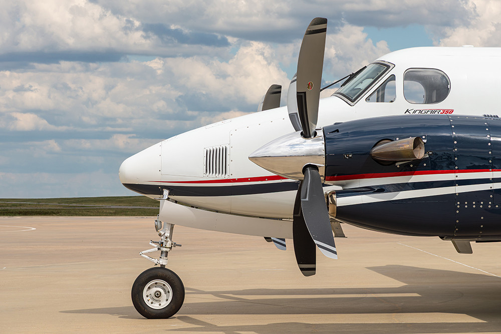 BEECHCRAFT KING AIR 350 photo 2