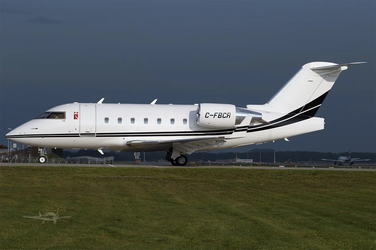 BOMBARDIER CHALLENGER 604 photo 2