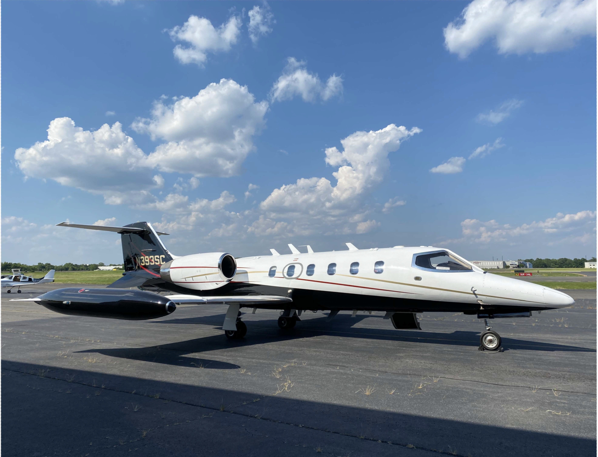 BOMBARDIER LEARJET 35A photo 2