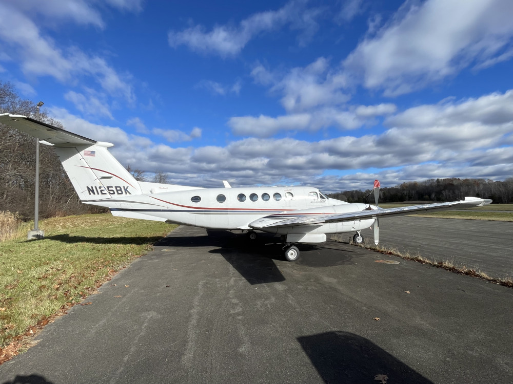 BEECHCRAFT KING AIR B200 photo 2
