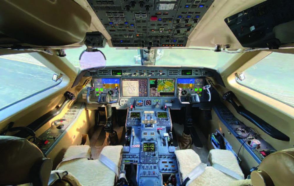 GULFSTREAM G550 photo 2