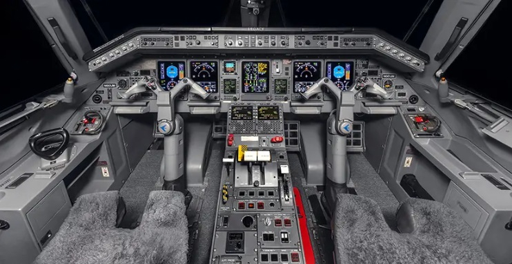 EMBRAER LEGACY 600 photo 2