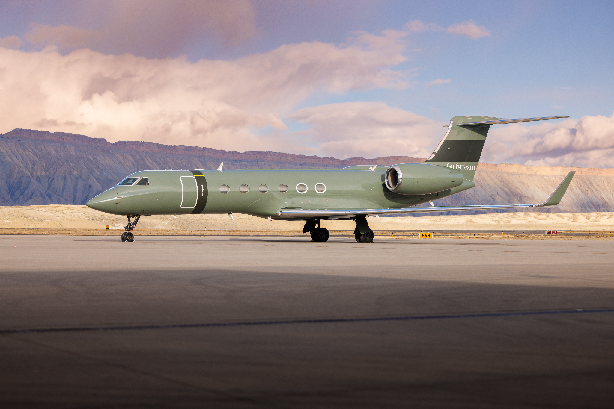 GULFSTREAM G-V photo 2
