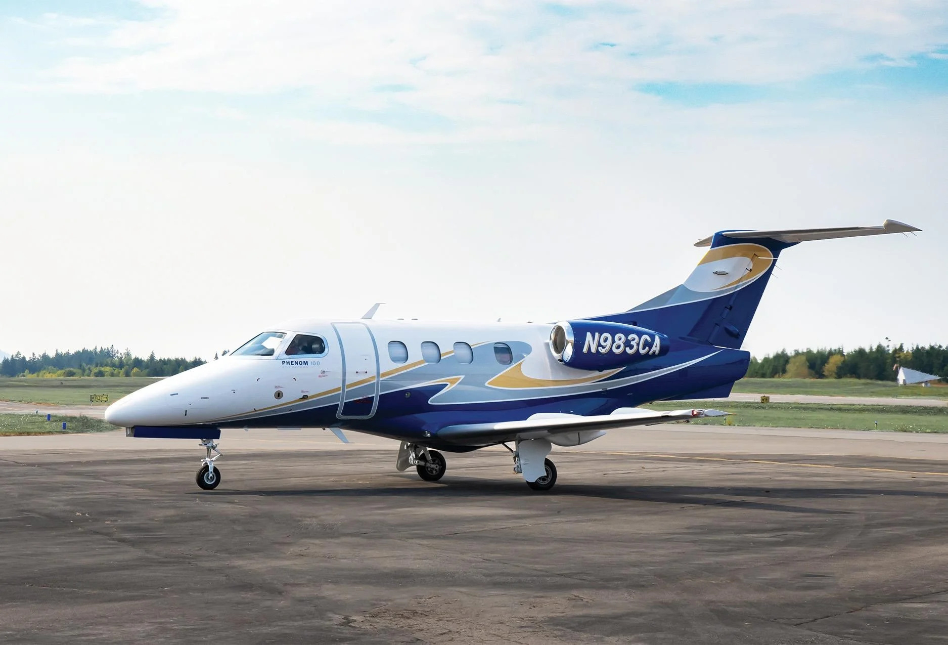 EMBRAER PHENOM 100 photo 2