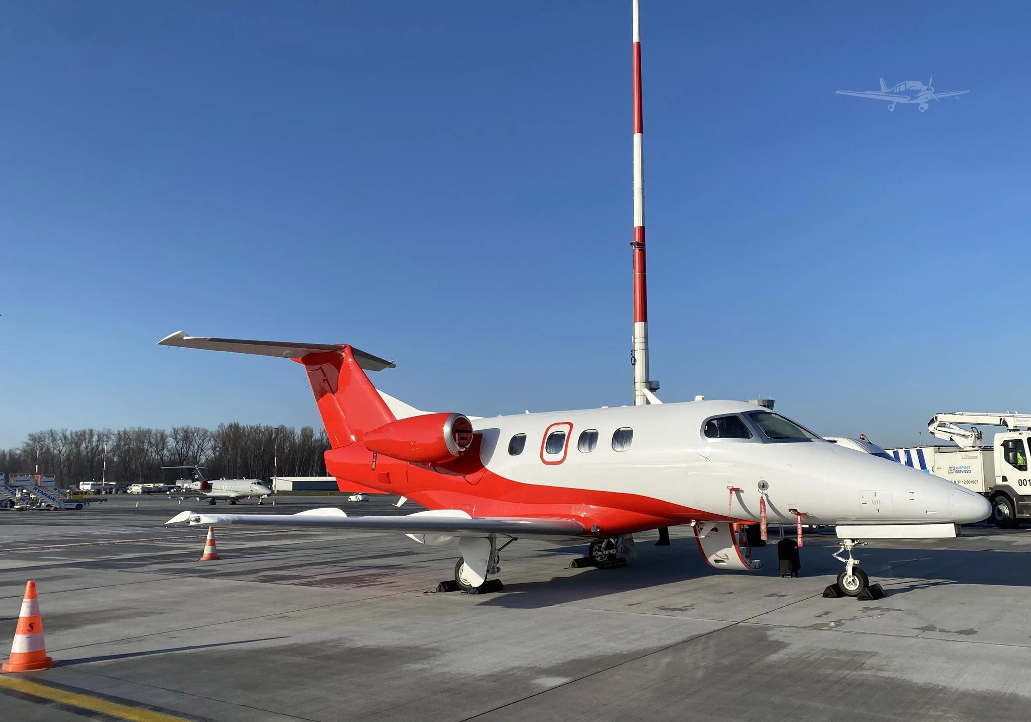 EMBRAER PHENOM 100E photo 2