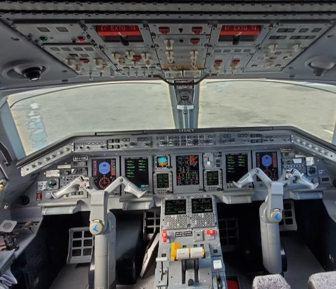 EMBRAER LEGACY 650 photo 3