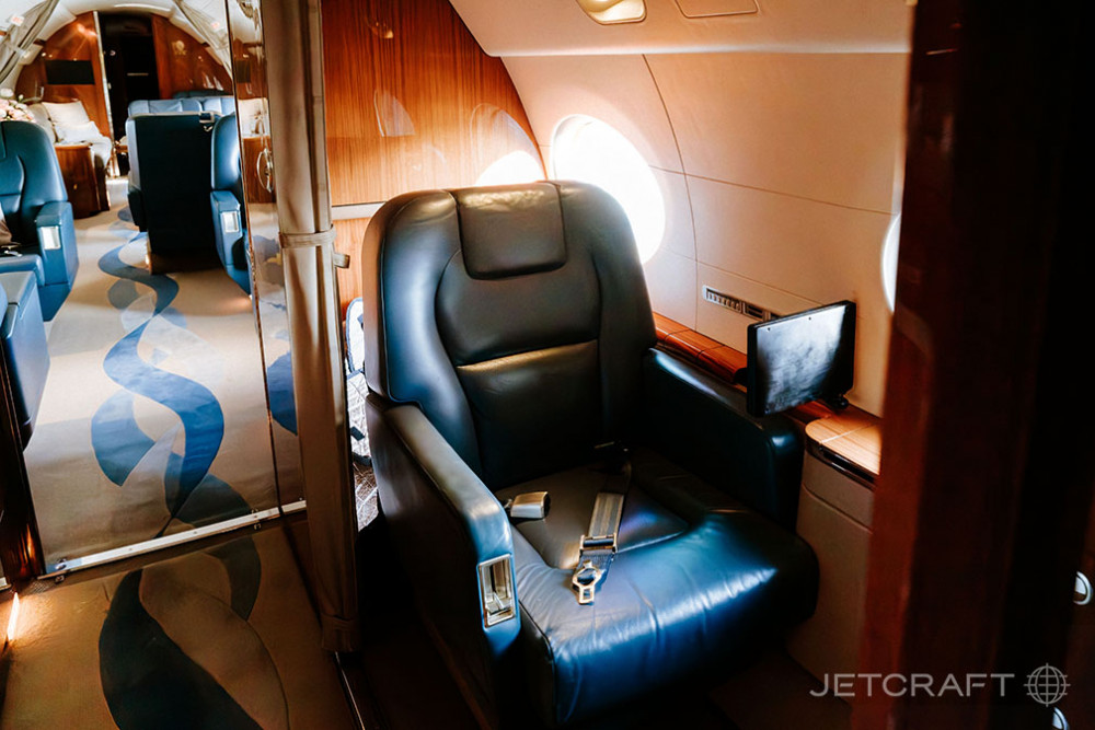 GULFSTREAM G550 photo 3
