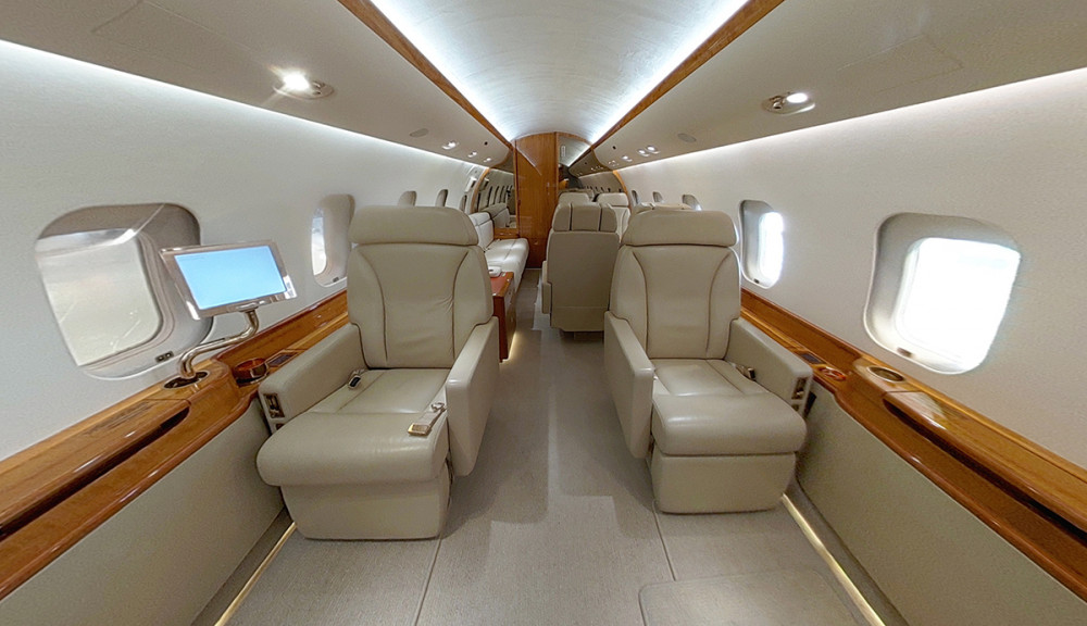 BOMBARDIER GLOBAL EXPRESS XRS photo 2
