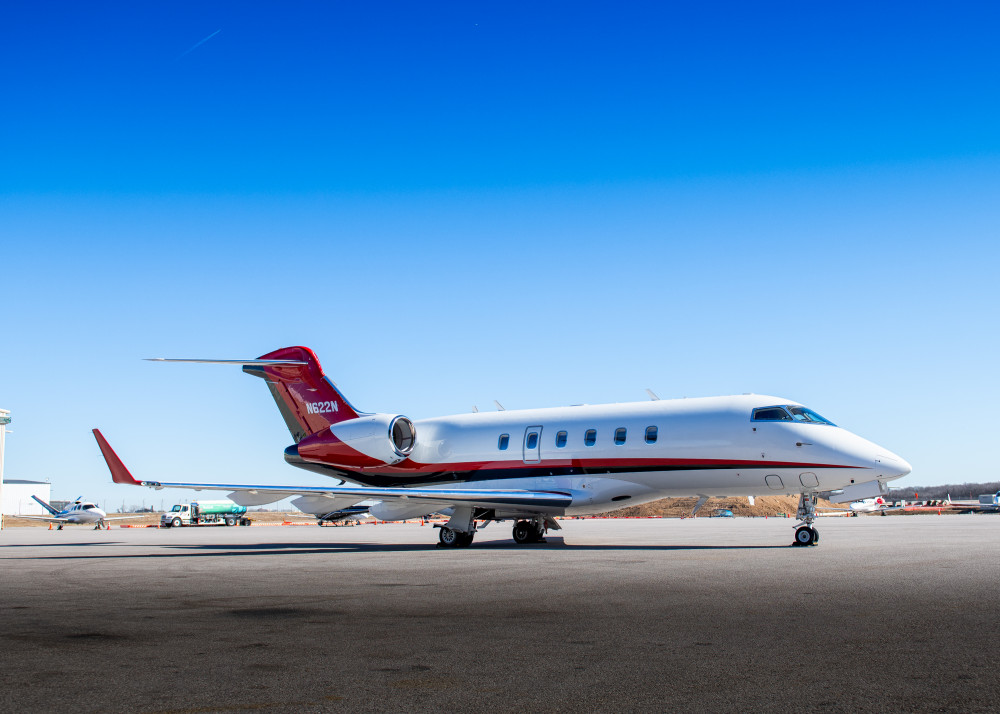 BOMBARDIER CHALLENGER 300 photo 2