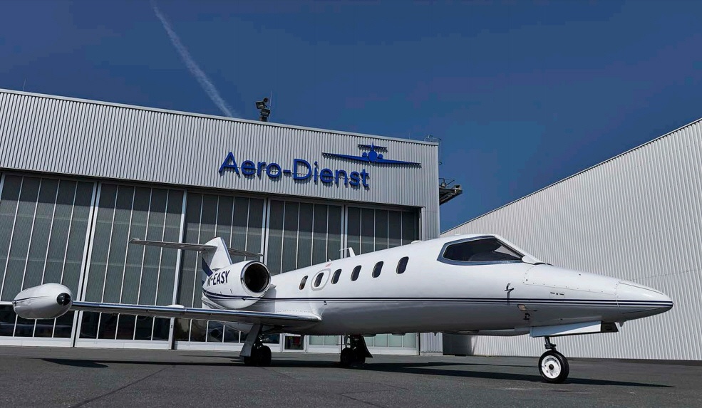 BOMBARDIER LEARJET 35A photo 2