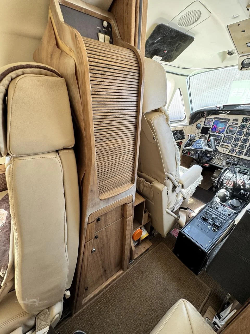 BEECHCRAFT KING AIR 200 photo 3
