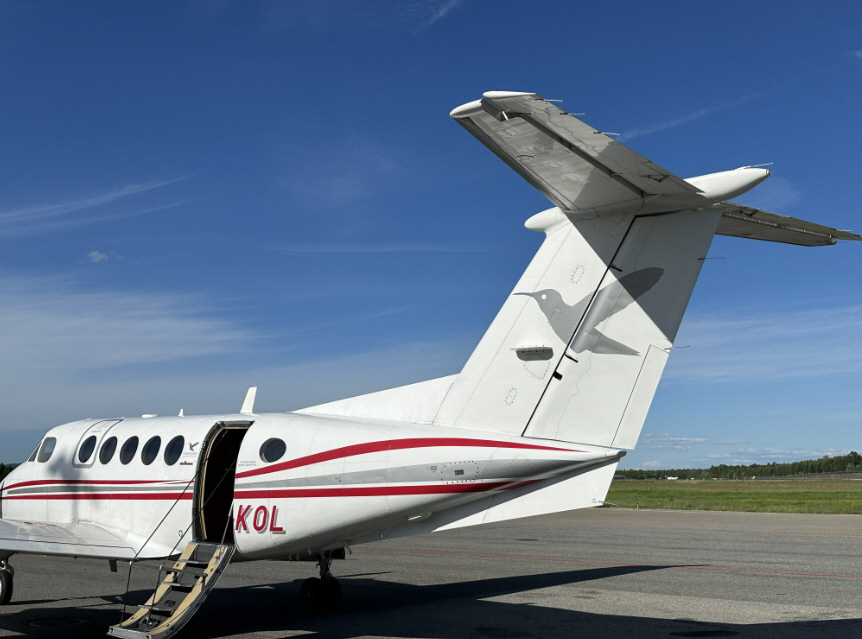 BEECHCRAFT KING AIR 300LW photo 3