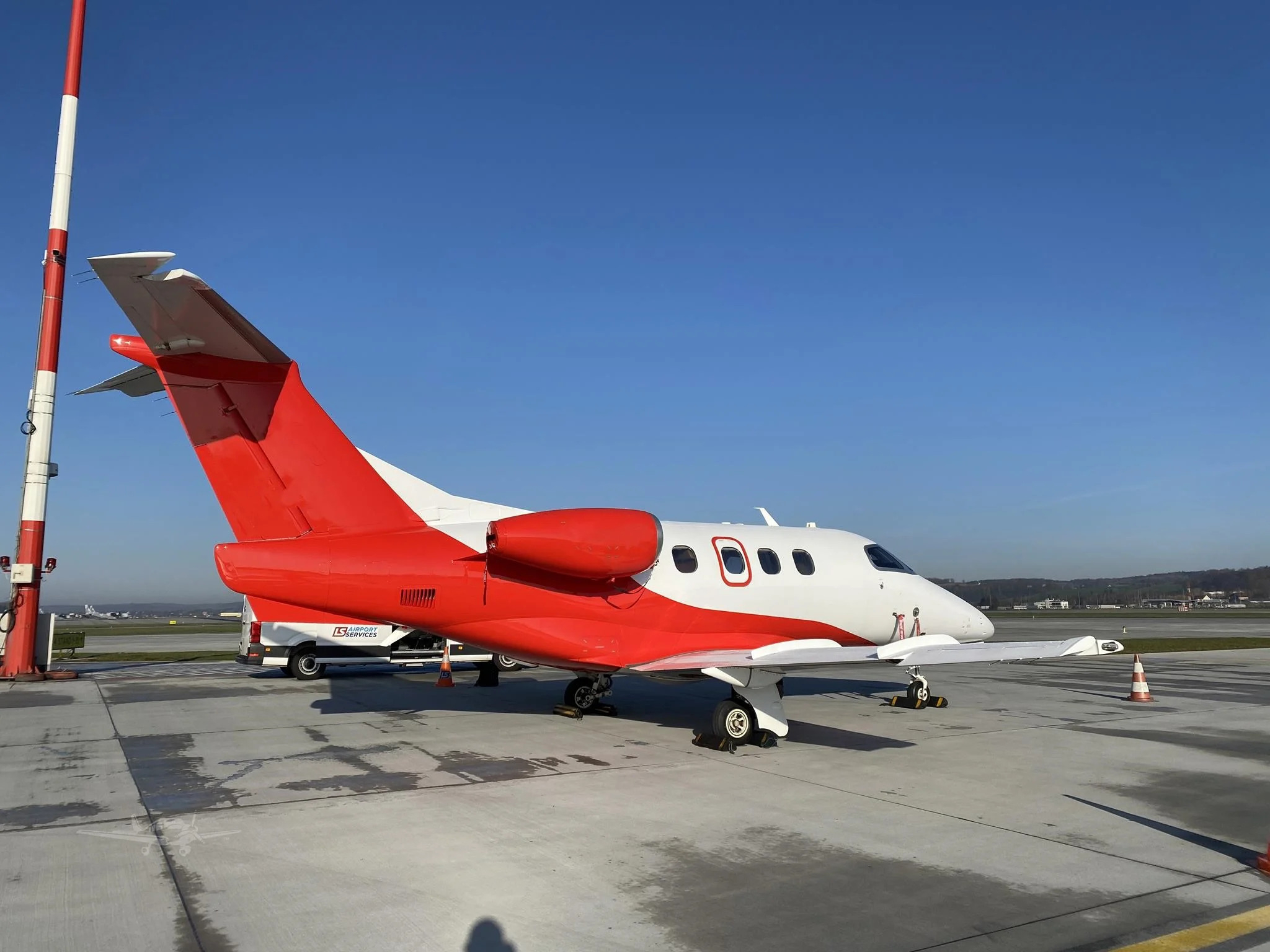EMBRAER PHENOM 100E photo 3