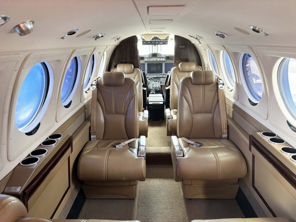 BEECHCRAFT KING AIR 260 photo 3