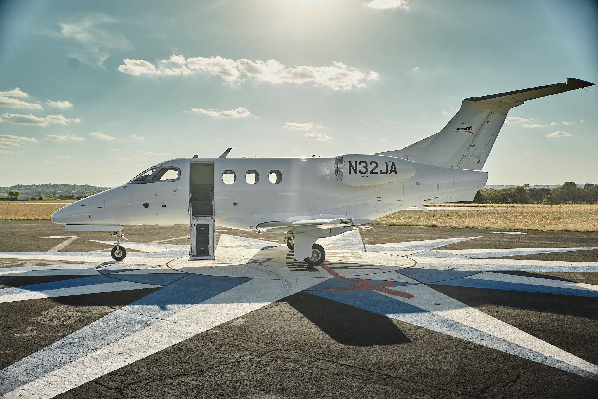 EMBRAER PHENOM 100EX photo 3